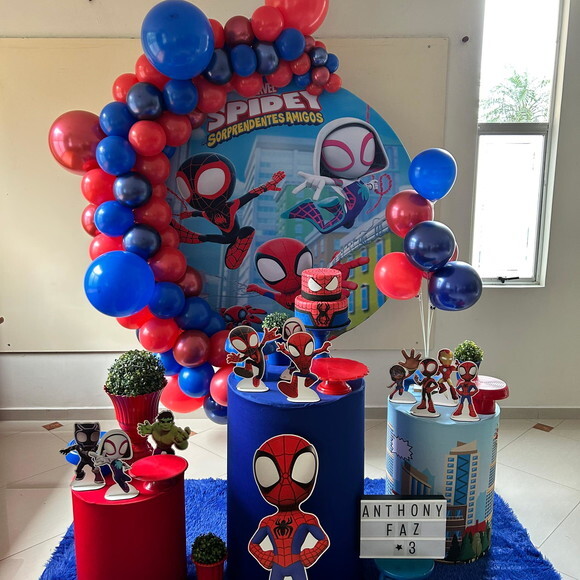 Mesa de Decoração Spidey e Amigos - Aluguel