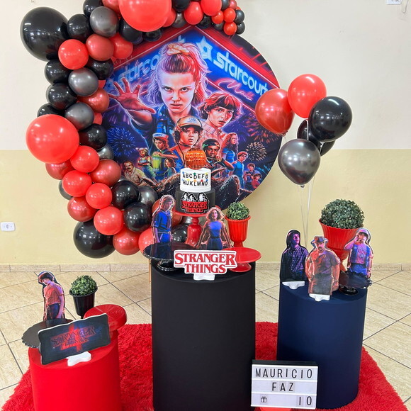 Mesa de Decoração Stranger Things - Aluguel