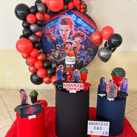 Mesa de Decoração Stranger Things - Aluguel