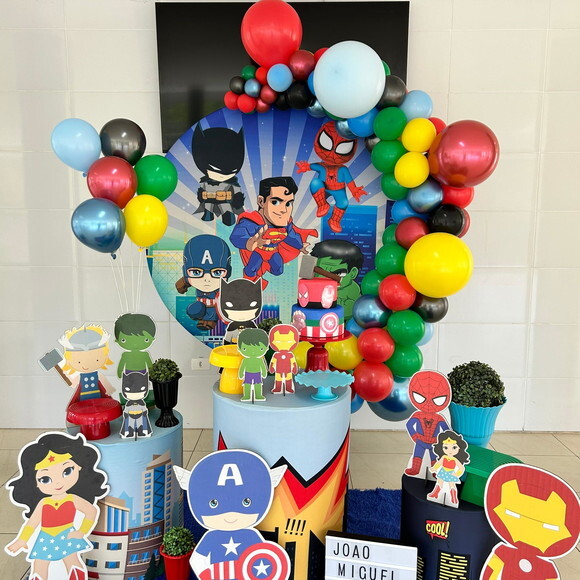 Mesa de Decoração Super Heróis Cute - Aluguel