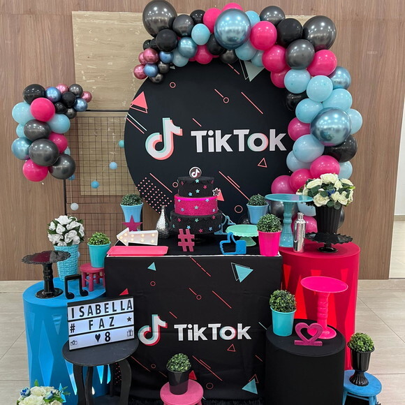 Mesa de Decoração Tik Tok - Aluguel