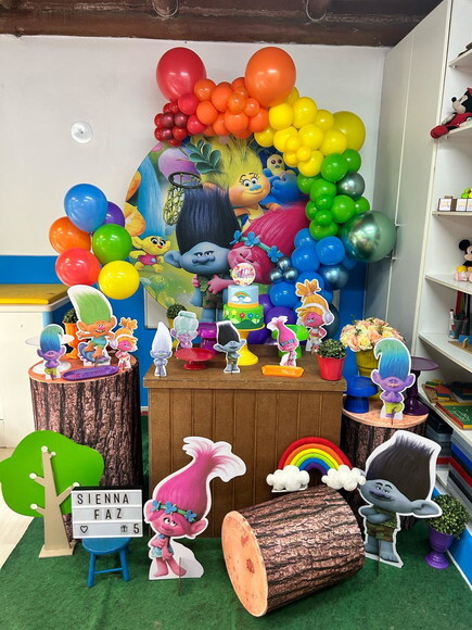 Mesa de Decoração Trolls - Aluguel