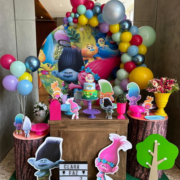 Mesa de Decoração Trolls - Aluguel