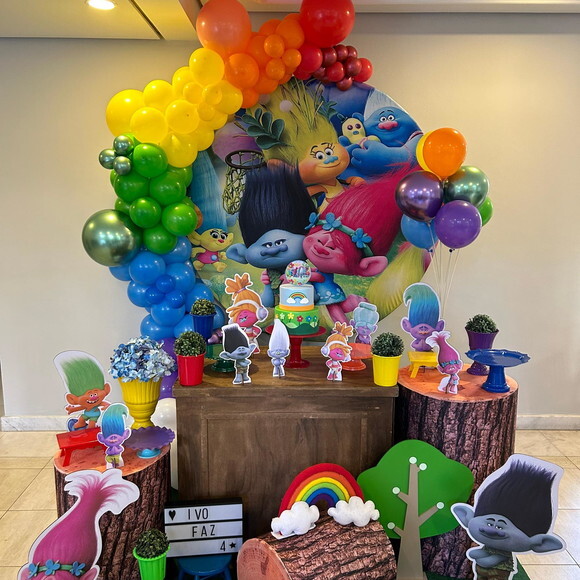 Mesa de Decoração Trolls - Aluguel