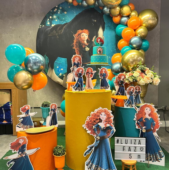 Mesa de Decoração Valente/ Merida - Aluguel