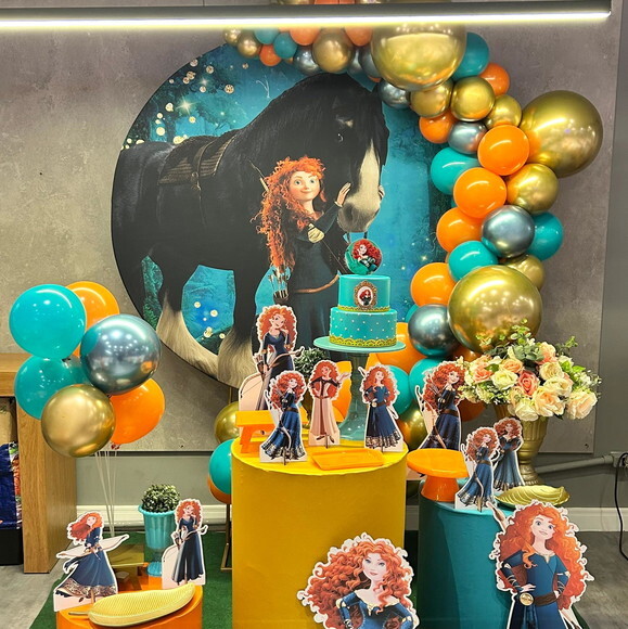 Mesa de Decoração Valente/ Merida - Aluguel