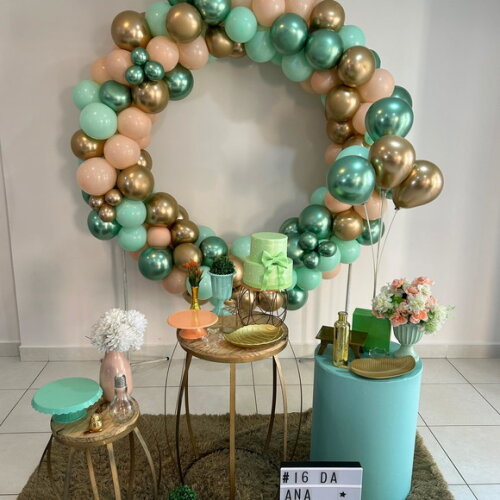 Mesa de Decoração 15 Anos- Verde, Salmão e Dourado - Aluguel