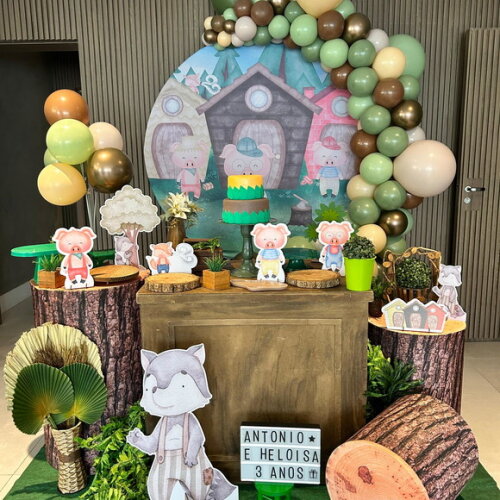 Mesa de Decoração 3 Porquinhos - Aluguel
