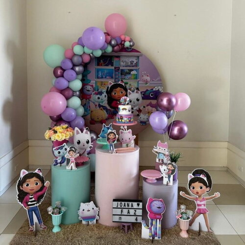 Mesa de Decoração a Casa Mágica da Gabby- Aluguel