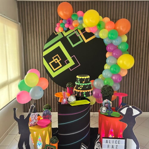 Mesa de Decoração Balada Teen Neon - Aluguel