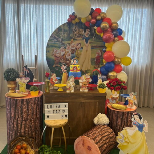 Mesa de Decoração Branca de Neve - Aluguel