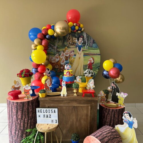 Mesa de Decoração Branca de Neve - Aluguel