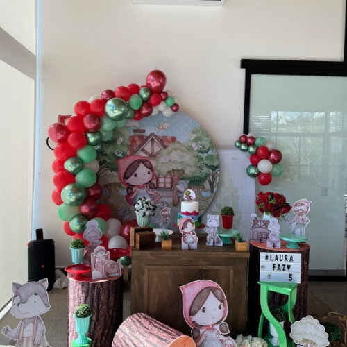 Mesa de Decoração Chapeuzinho Vermelho - Aluguel