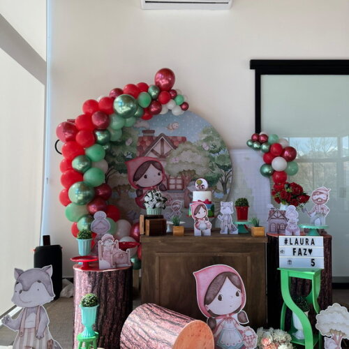 Mesa de Decoração Chapeuzinho Vermelho - Aluguel
