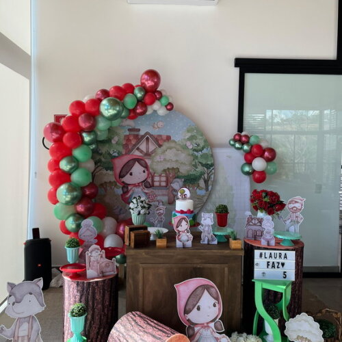 Mesa de Decoração Chapeuzinho Vermelho - Aluguel