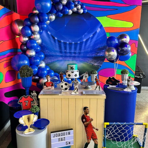 Mesa de Decoração Cristano Ronaldo/ Cr7- Aluguel