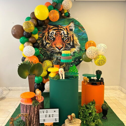 Mesa de Decoração Felinos/ Animais - Aluguel