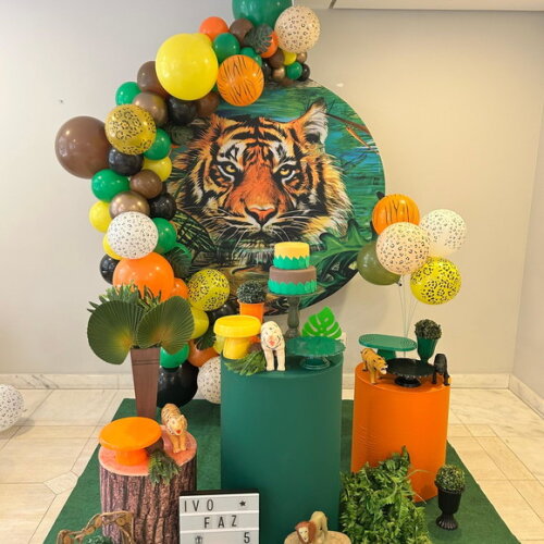 Mesa de Decoração Felinos/ Animais - Aluguel