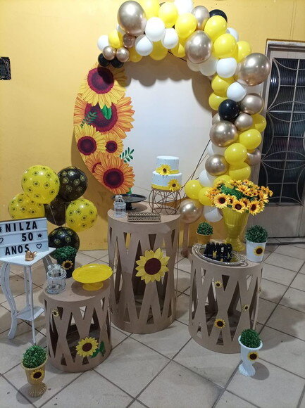 Mesa de Decoração Girassol - Aluguel