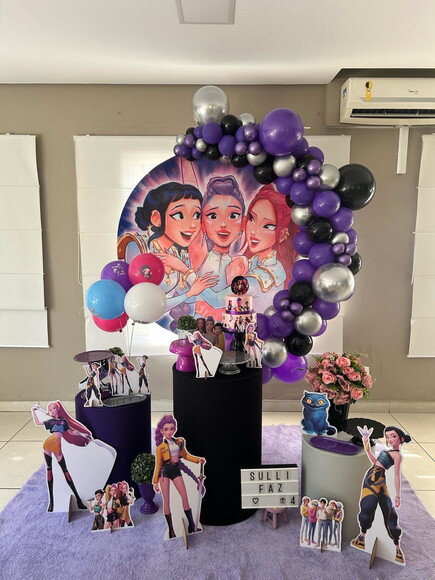 Mesa de Decoração Guerreiras do Kpop - Aluguel