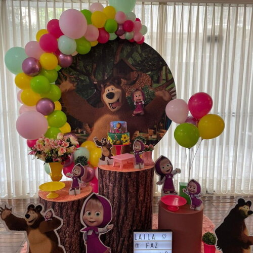 Mesa de Decoração Ma Sha /mash a e o Urso - Aluguel