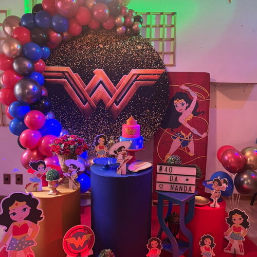 Mesa de Decoração Mulher Maravilha - Aluguel
