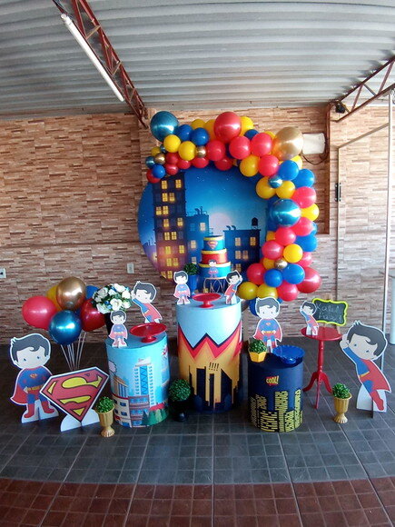Mesa de Decoração Superman/ Super Homem Baby/cute - Aluguel