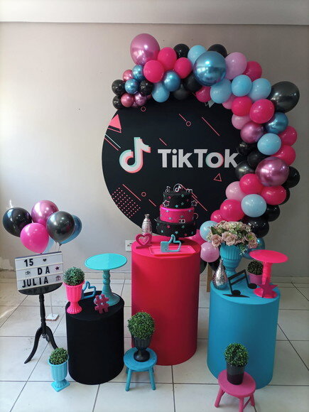 Mesa de Decoração Tik Tok - Aluguel