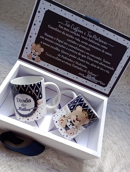 Caica Cartonada com 2 Canecas Convite Padrinhos