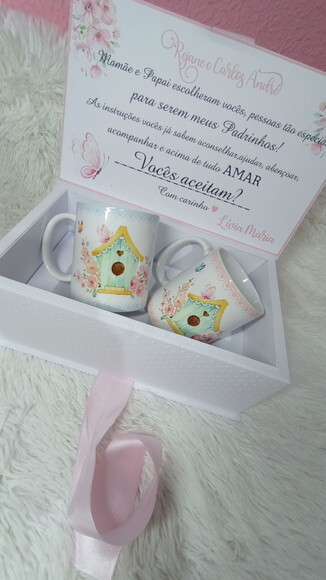 Caica Cartonada com 2 Canecas Convite Padrinhos