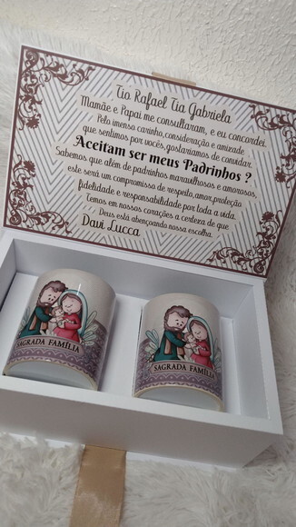 Caixa Cartonada com 2 Canecas de Cerâmica Convite Padrinhos