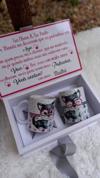 Caixa com Duas Canecas de Cerâmica Convite Padrinhos