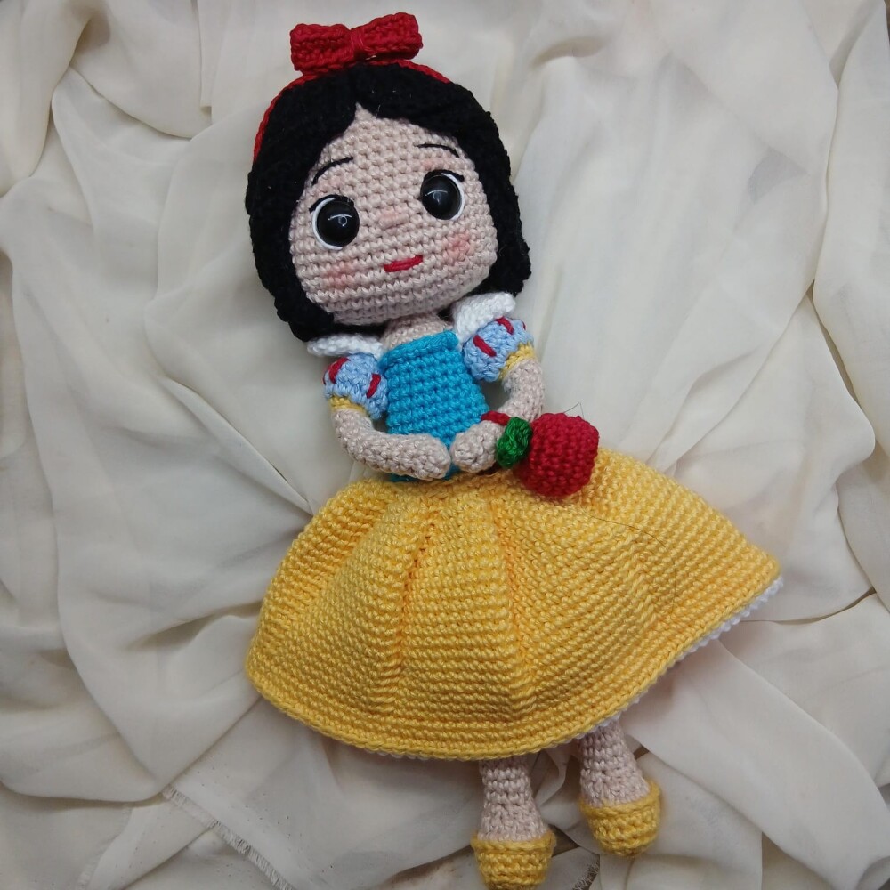 Boneca Bianca de Neve em Amigurumi – Clássico Conto de fadas