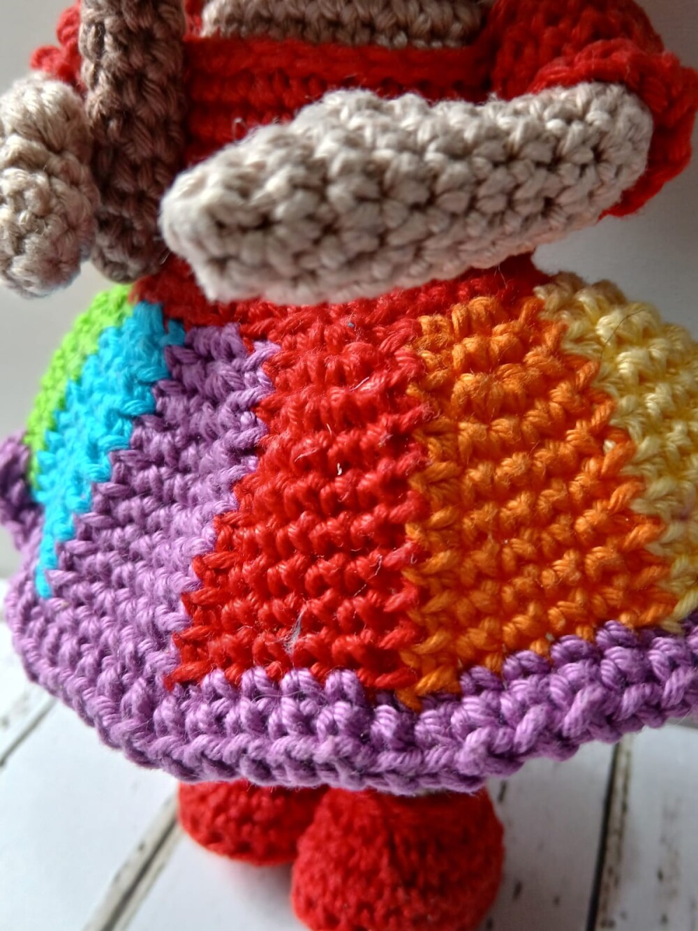 Boneca Íris A Menina do Mundo das Cores Amigurumi