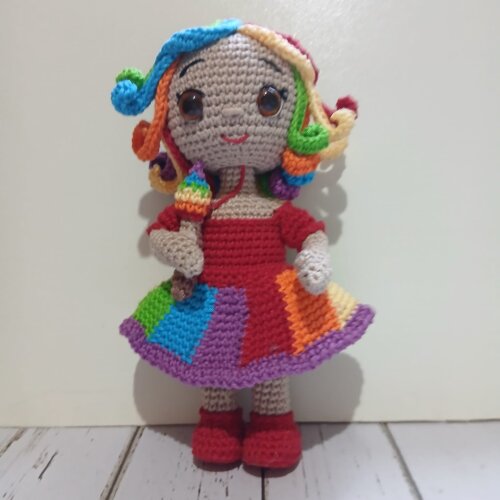 Boneca Íris A Menina do Mundo das Cores Amigurumi