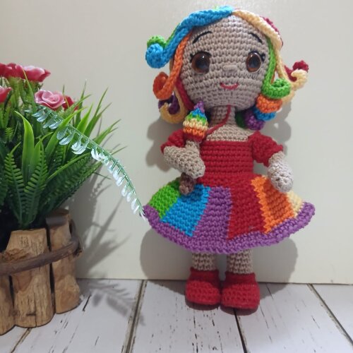 Boneca Íris A Menina do Mundo das Cores Amigurumi