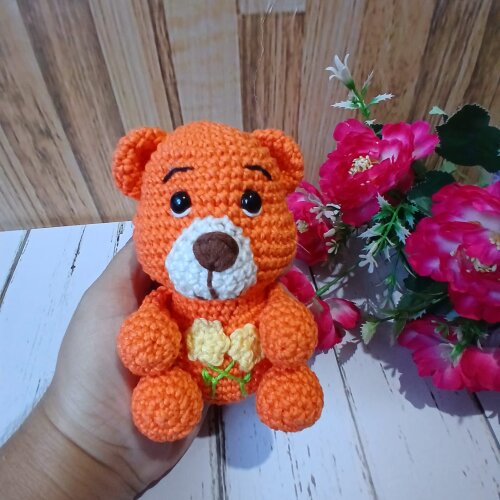 Ursinho Floral de Crochê Amigurumi 13cm - Pronta Entrega