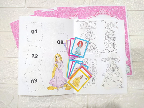 Álbum de Figurinhas Princesas Disney