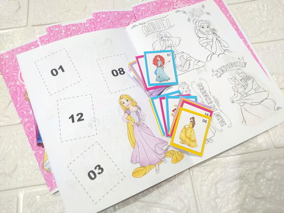 Álbum de Figurinhas Princesas Disney