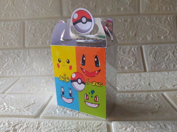 Caixa Maletinha Prata com Aplique Pokemon