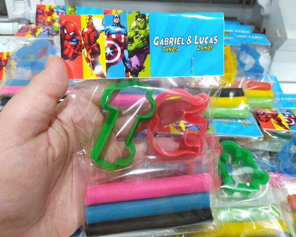 Kit Massinha Vingadores