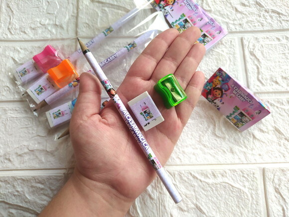 Lembrancinha Kit Escolar Completo a Casa Mágica da Gabby