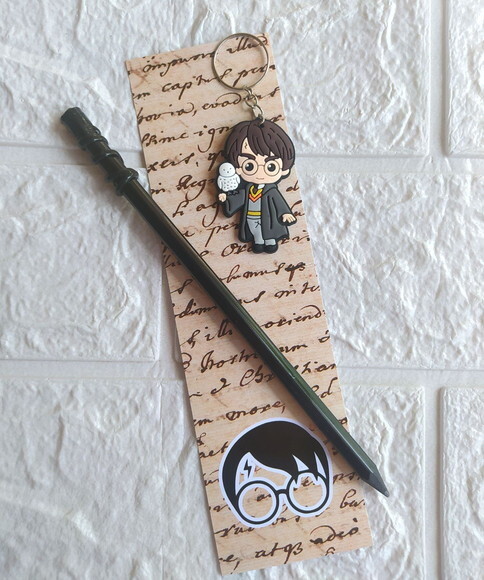 Lembrancinha Harry Potter Lápis Varinha+chaveiro