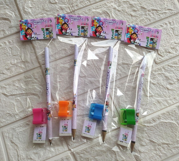 Lembrancinha Kit Escolar Completo a Casa Mágica da Gabby