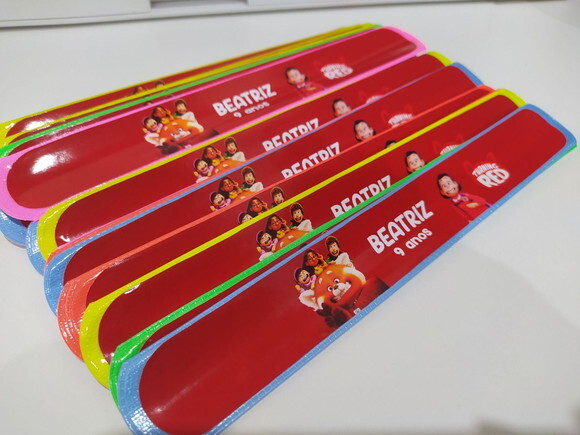 Pulseira Bate Enrola Red: Crescer É Uma Fera