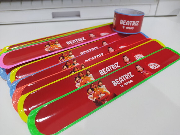 Pulseira Bate Enrola Red: Crescer É Uma Fera