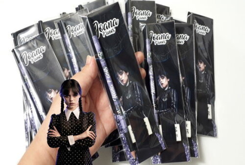 24 Kits Escolar Wandinha