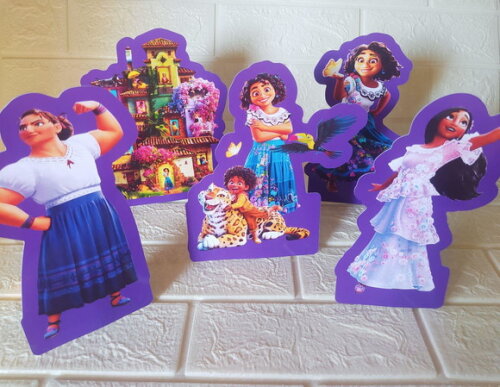 5 Display de Mesa feito em Papel Encanto Disney