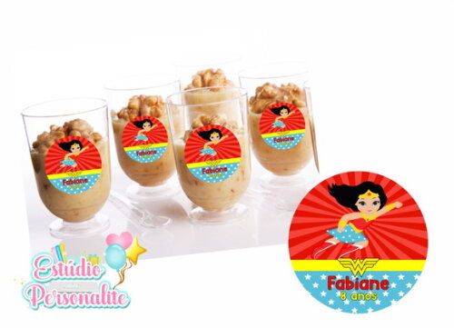 Adesivo para Copinho de brigadeiro Mulher Maravilha