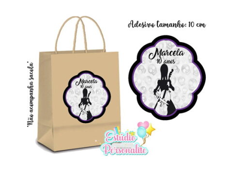 Adesivo para Sacola Kraft Wandinha Addams